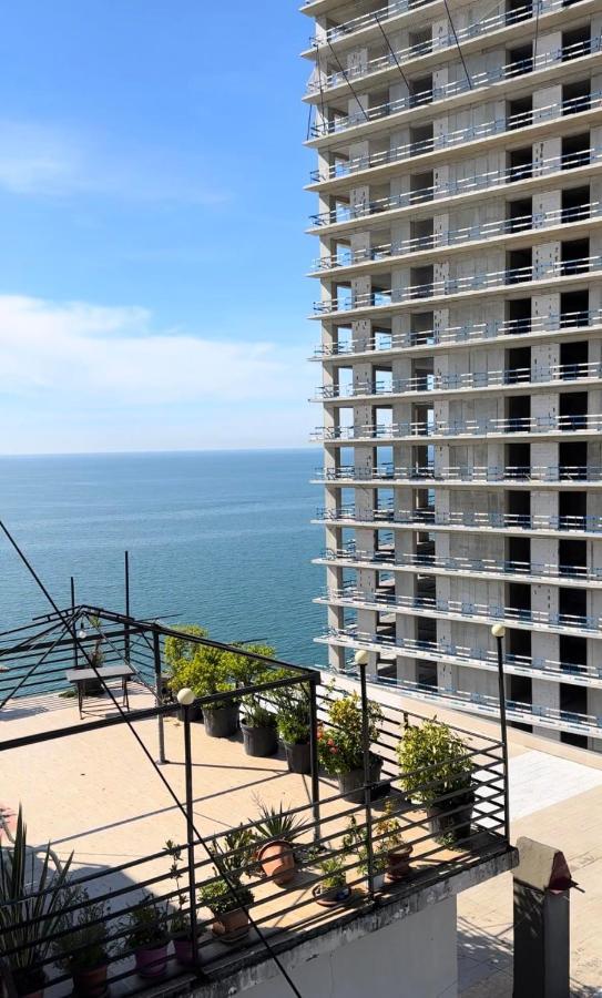Blue Apartment โกนิโอ ภายนอก รูปภาพ