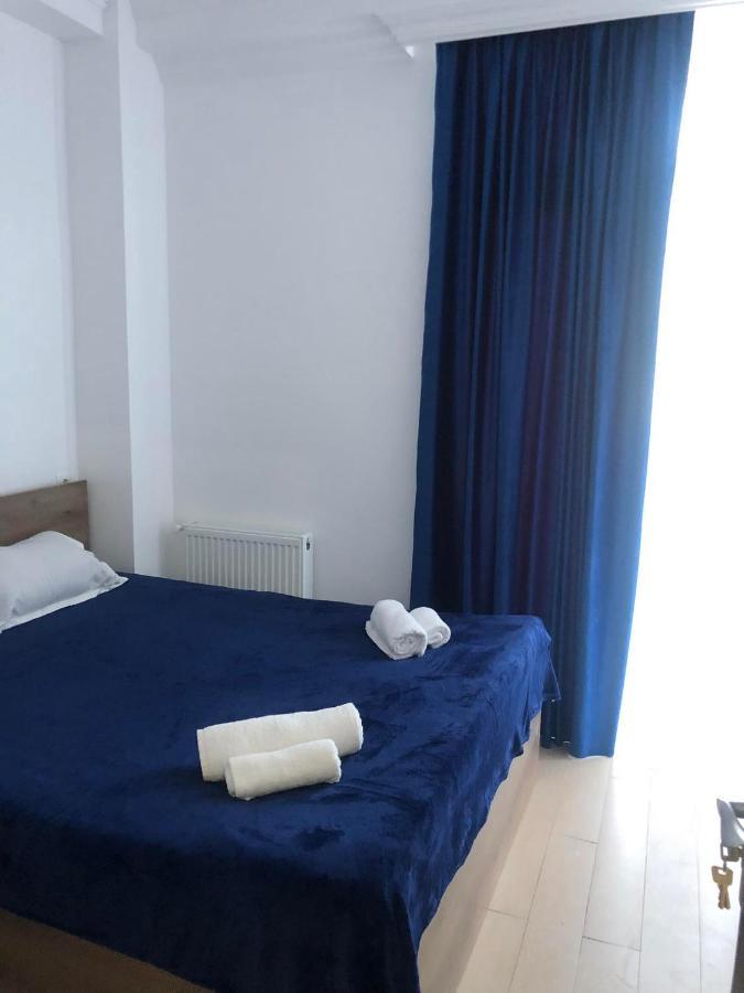 Blue Apartment โกนิโอ ภายนอก รูปภาพ