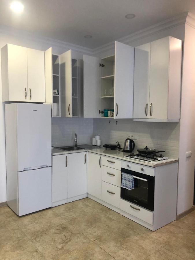 Blue Apartment โกนิโอ ภายนอก รูปภาพ