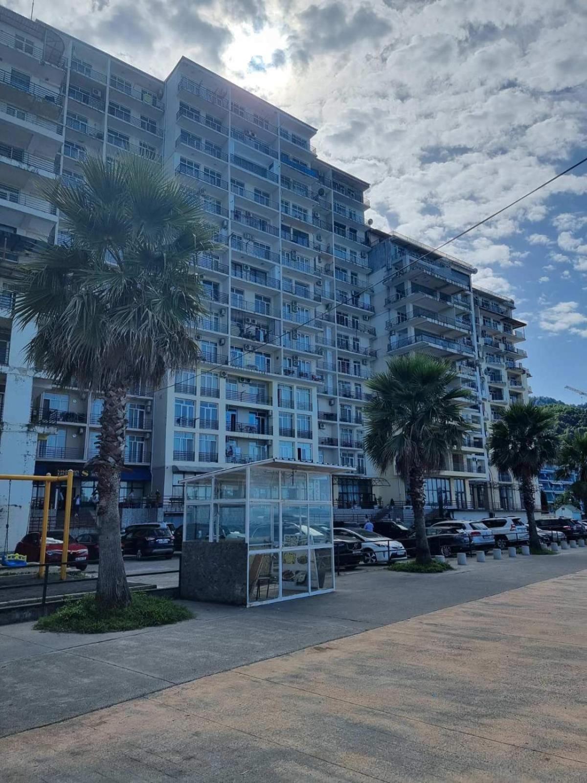 Blue Apartment โกนิโอ ภายนอก รูปภาพ