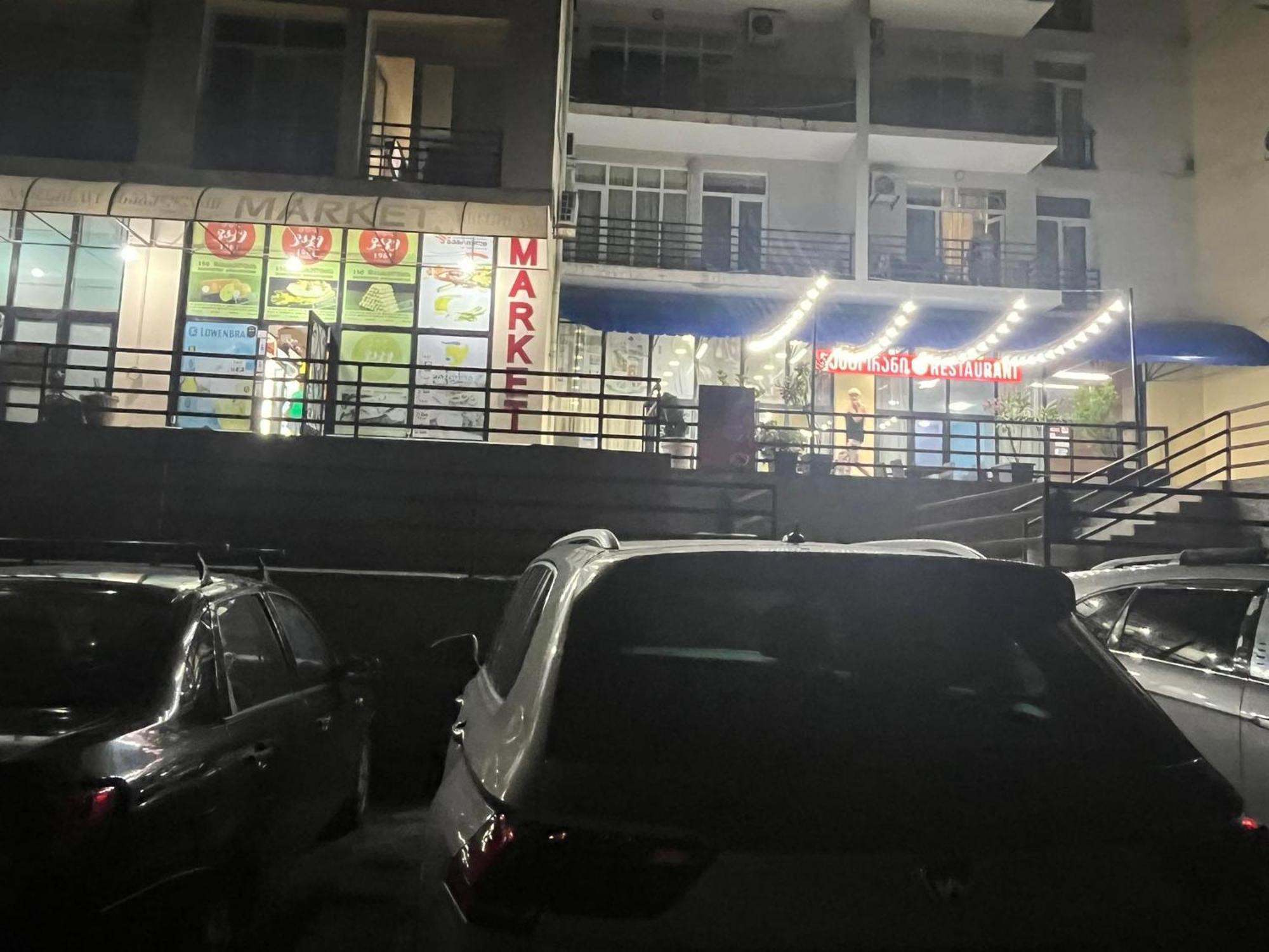 Blue Apartment โกนิโอ ภายนอก รูปภาพ